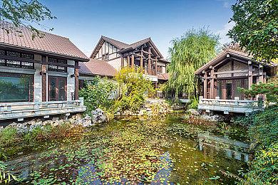 《月亮三部曲》正式发售：与MAXIM模特共谱跨越时空的浪漫冒险